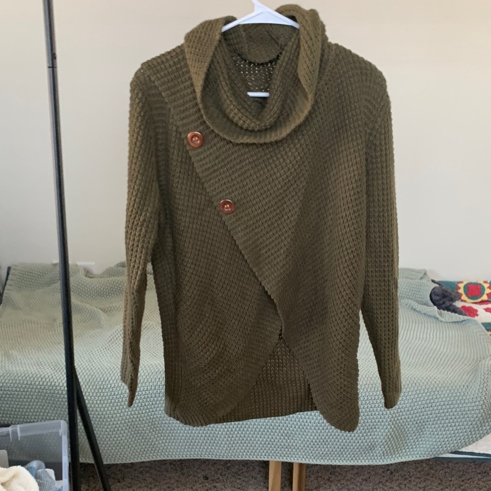 Cupshe Olive Cowl Neck Sweater with Buttons